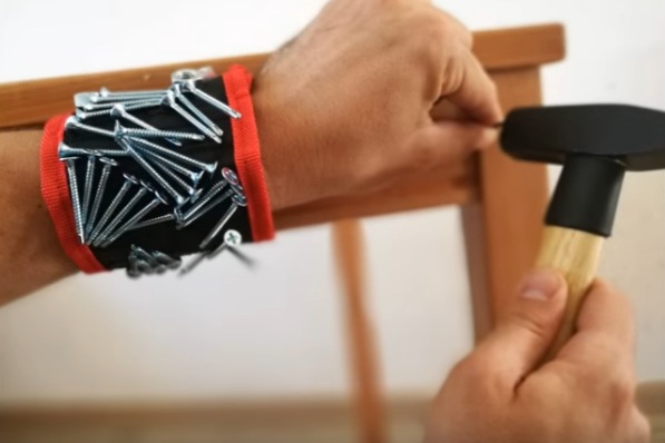 Návod pre domácich majstrov: Vyrobte si magnetický držiak skrutiek na zápästie