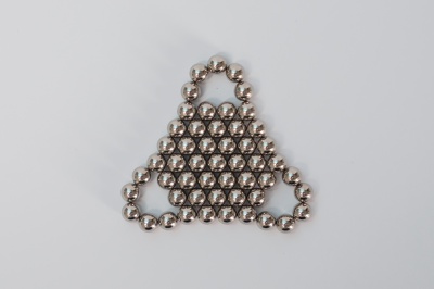 Ako zloziť magnetickú stavebnicu NeoCube do 3D pyramídy.